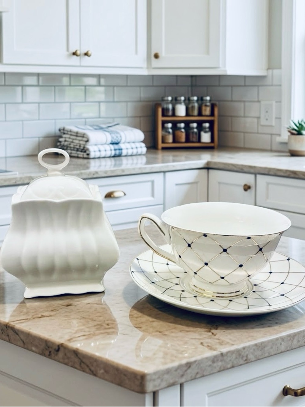 Classic Elegant Graces Teaware